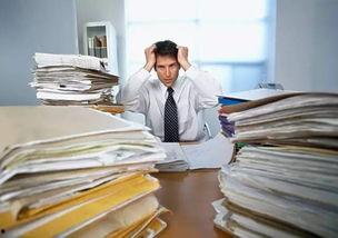 男生线上毕业答辩吃瓜,男生意外成为“吃瓜群众”焦点