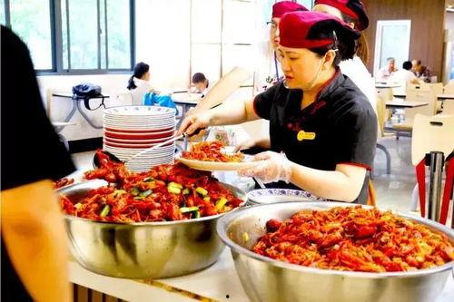 广油吃瓜饭堂,校园美食新地标，舌尖上的校园生活